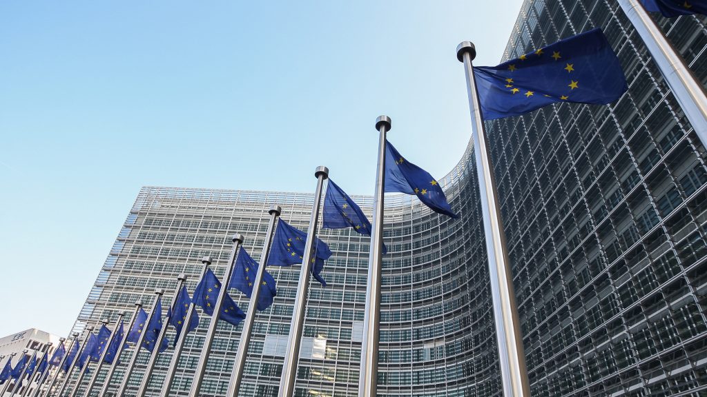 La Comisión Europea ve indicios de infracción de las normas de competencia del artículo 101 del Tratado de Funcionamiento de la UE